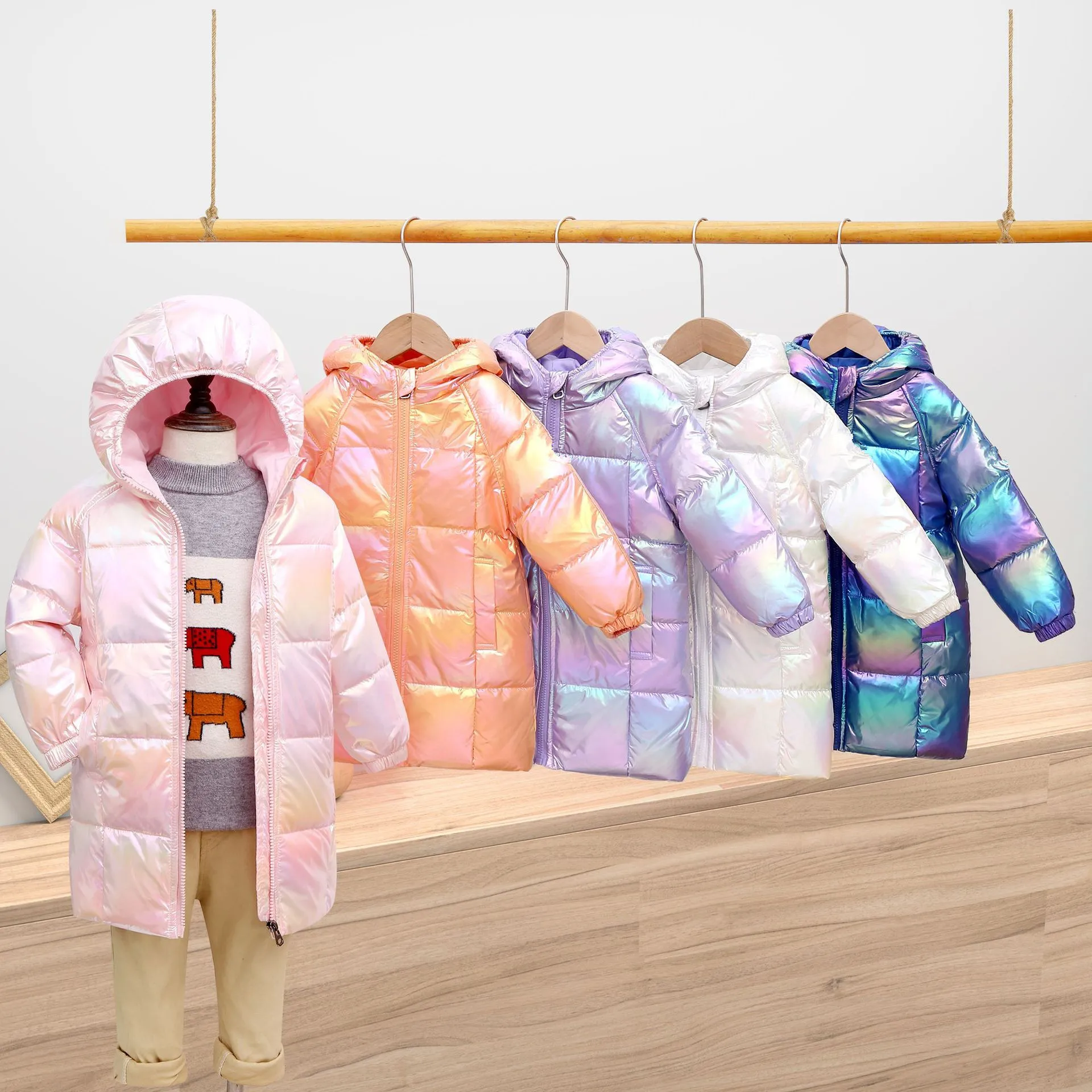 Abrigo largo acolchado brillante invierno para niños