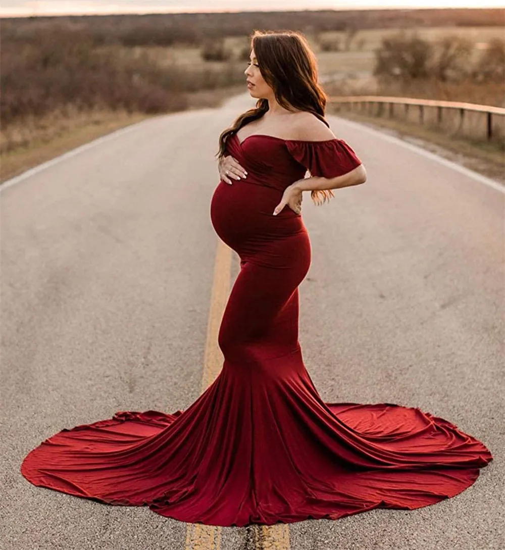 Vestido de maternidad con escote sin hombros y volantes