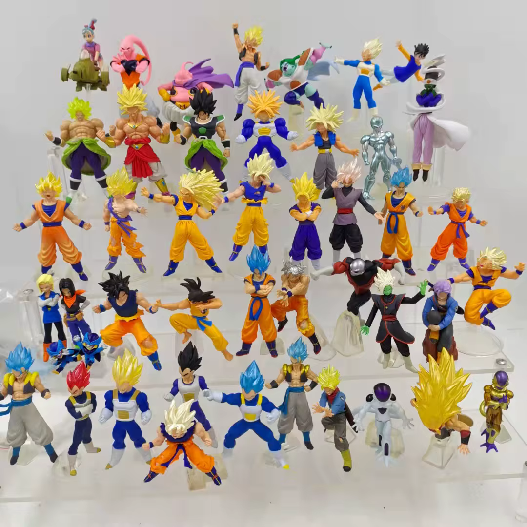 Vista frontal de figura Vegeta Majinbuu pelo plateado