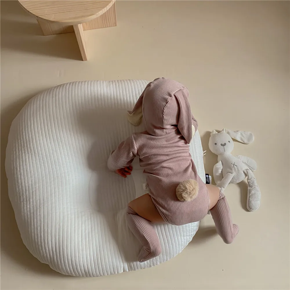 MILANCEL mono capucha conejito bebé recién nacido – Gorro orejitas y calcetines - imagen 3