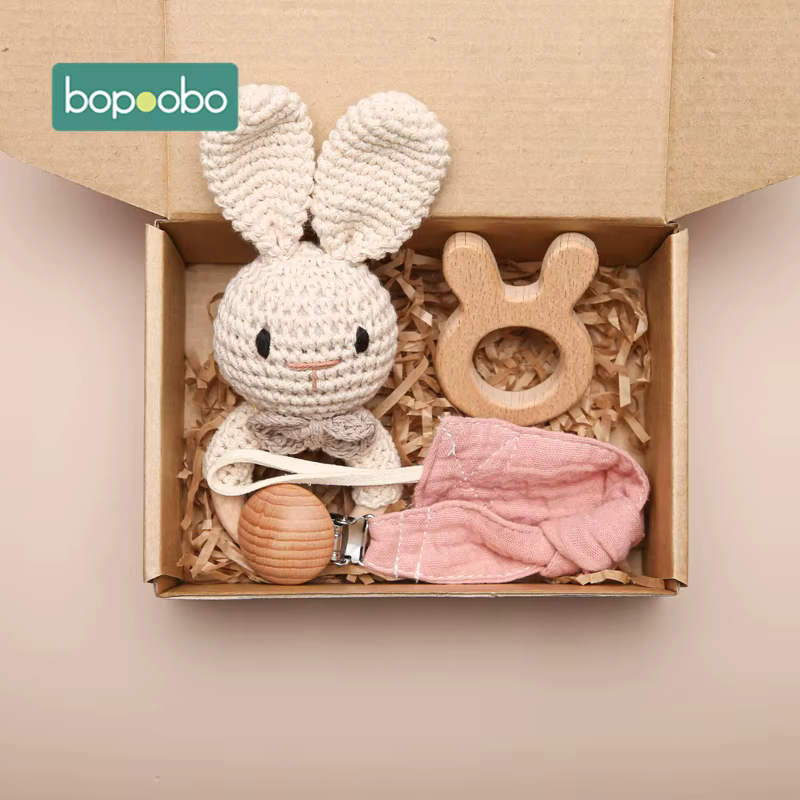 Bopoobo sonajero mordedor del conejo de ganchillo para bebé - imagen 4