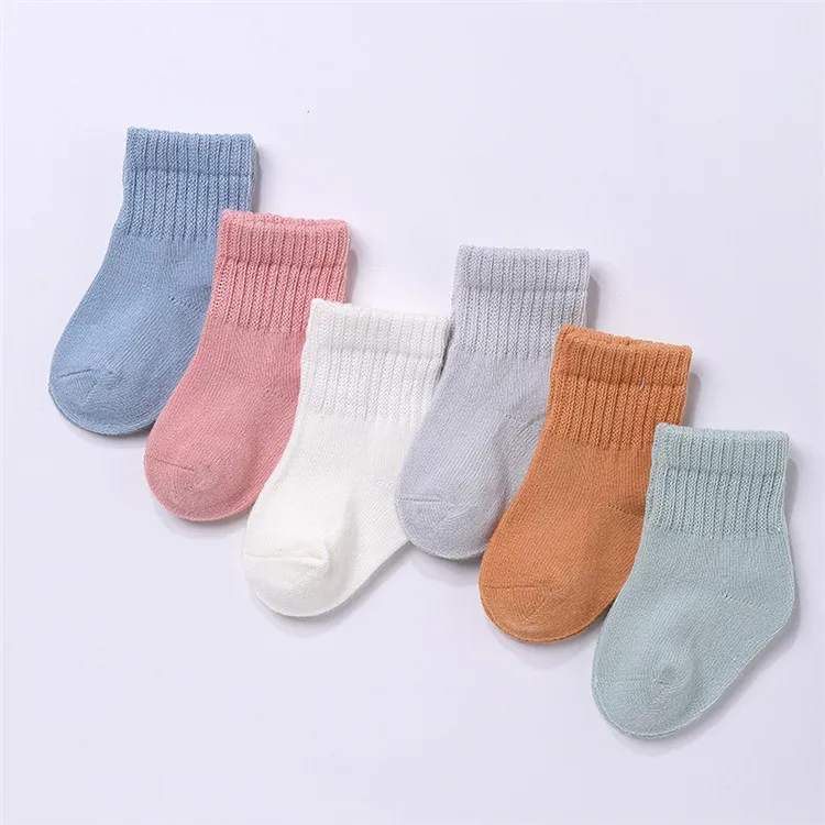 Varias combinaciones de calcetines LAWADKA