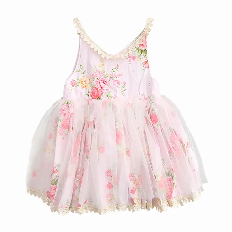 Vista frontal del vestido floral