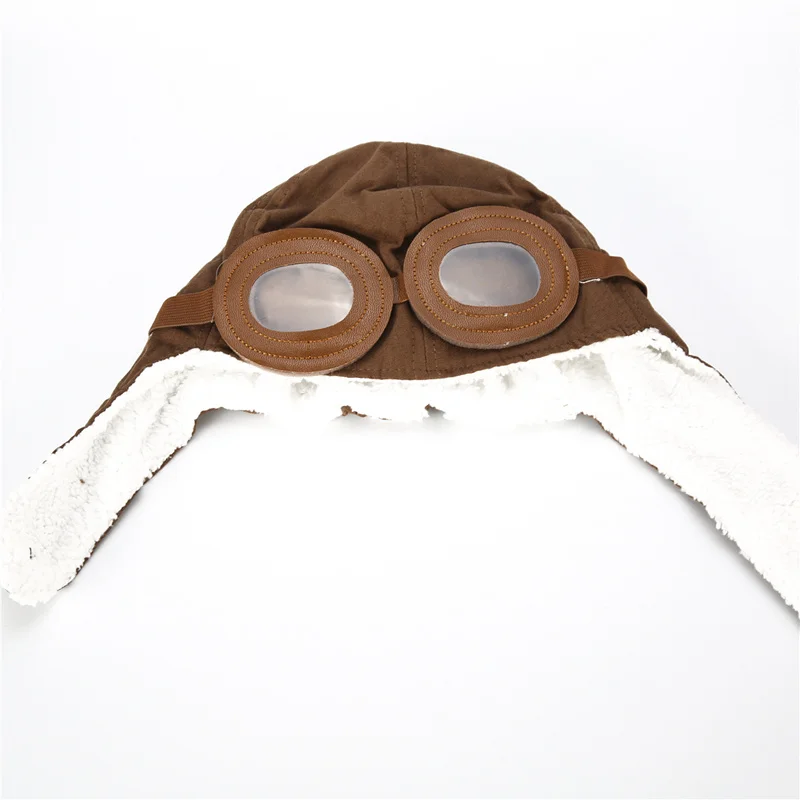 Vista lateral del gorro piloto infantil ajustable