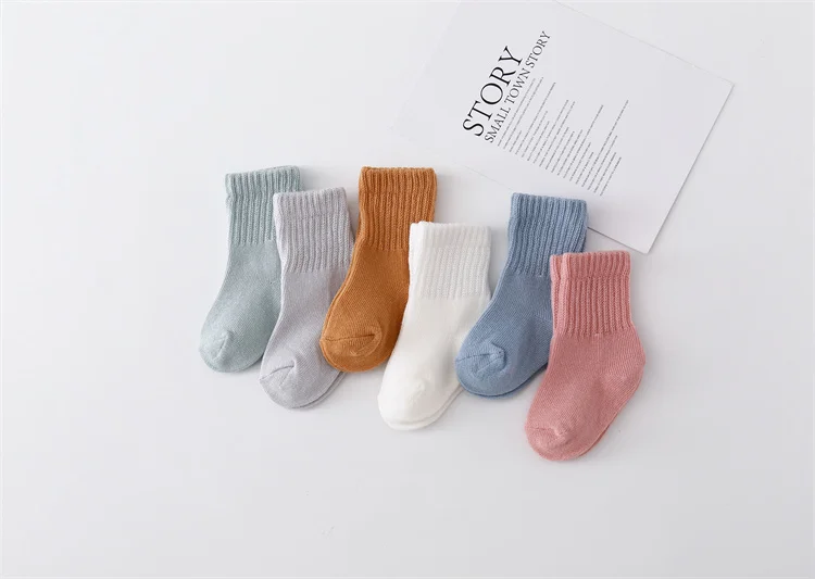 Conjunto de 6 pares de calcetines con diferentes colores
