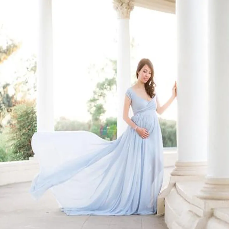 Vestido de maternidad con escote en V para sesión de fotos de embarazo - imagen 3
