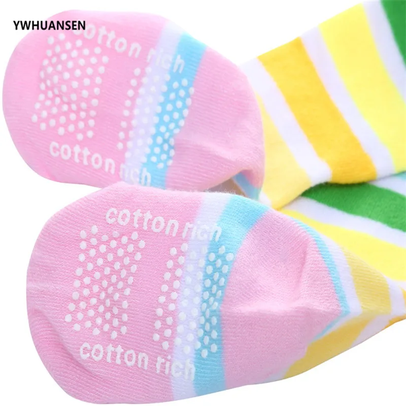 Calcetines de algodón antideslizantes YWHUANSEN para bebé – Motivo animal - imagen 5