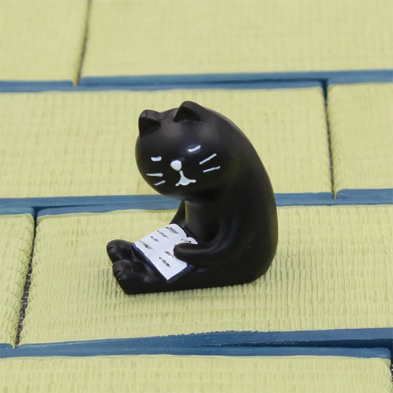 Figurilla de resina gato negro para decoración habitación infantil - imagen 4