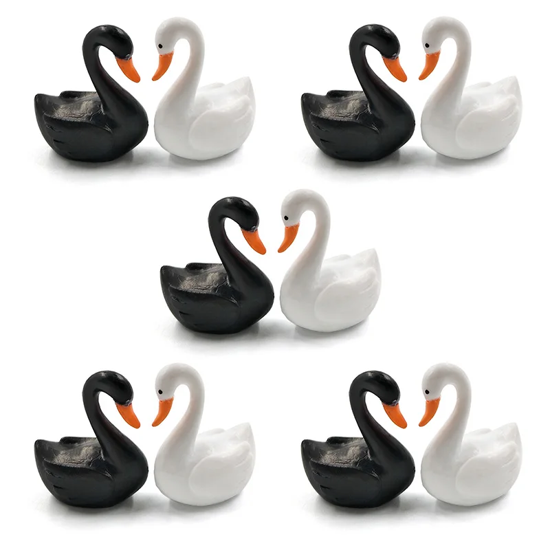 Figuras de patos en miniatura con diseño cartoon