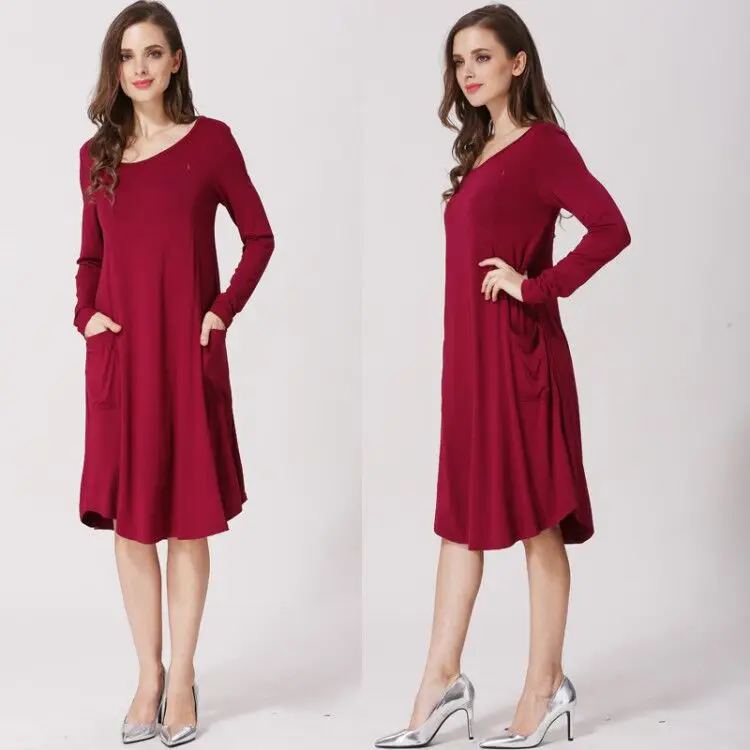 Modelo usando el vestido de maternidade