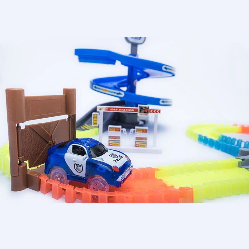 Pista de carreras infantil con coche – Set brillante flexible - imagen 5
