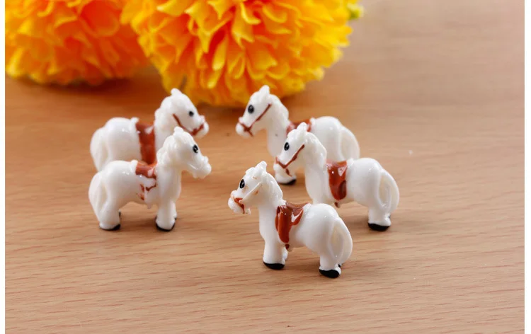 Figura de caballo miniatura en resina - decoracion infantil blanca - imagen 2