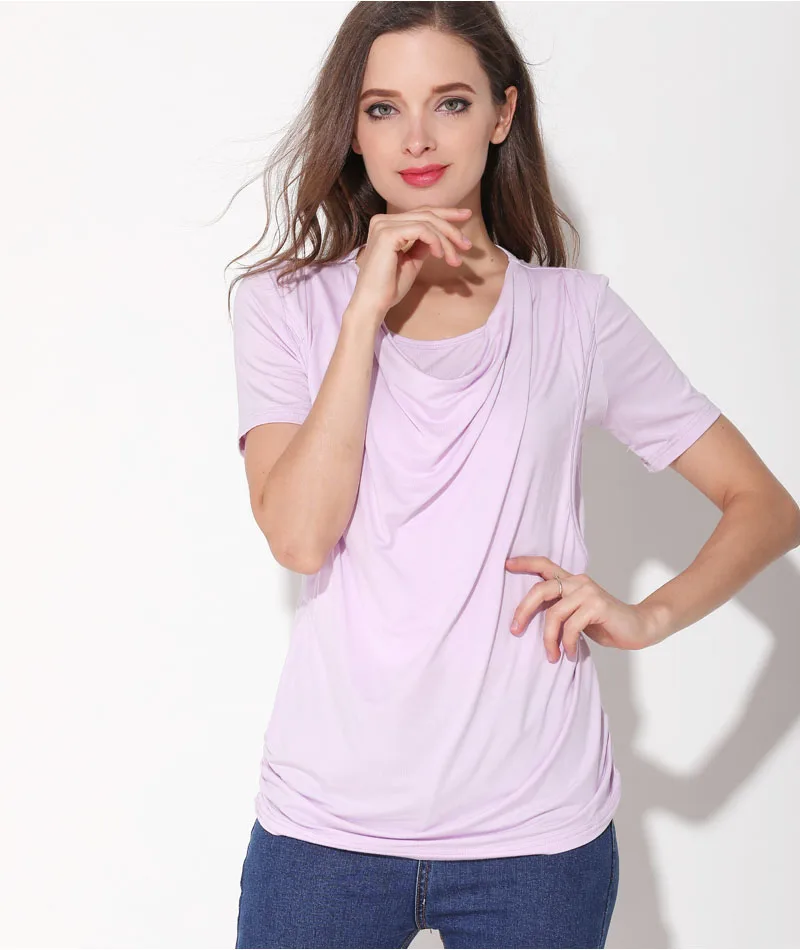 Camiseta en diferentes opciones de color/estilo