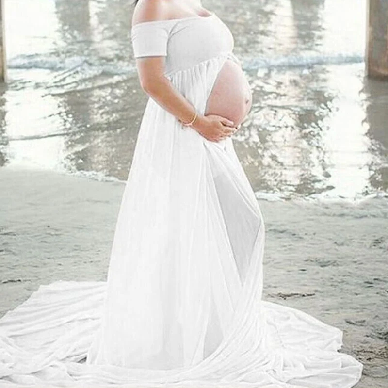 Vestido maxi para poses cómodas durante el embarazo
