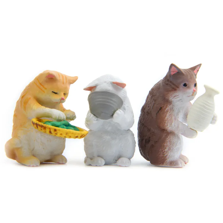 Colección de figuras de gatos bebiendo en miniatura de resina