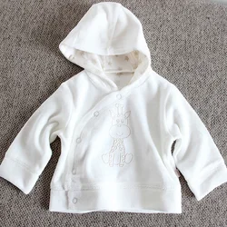 Conjunto pelele bebé con camiseta, sombrero, pantalón y zapatos
