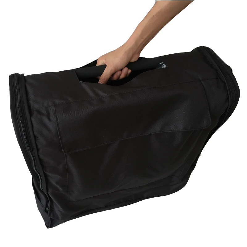Mochila abierta mostrando capacidad de organización
