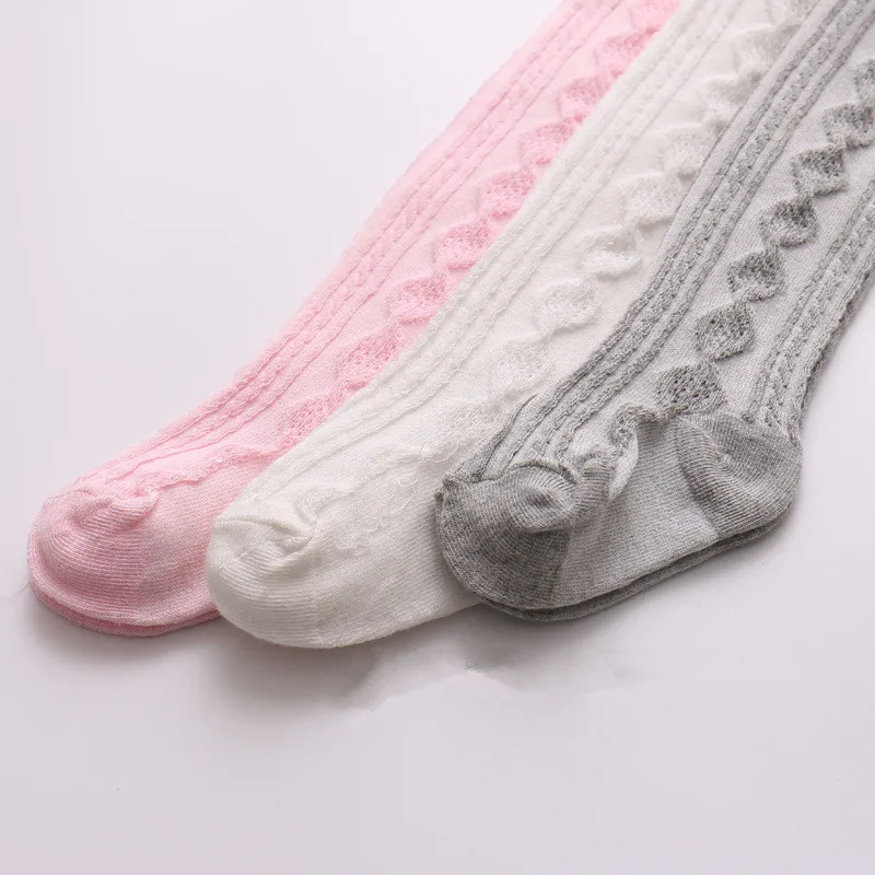 Pantimedias de algodón disponibles en varios colores