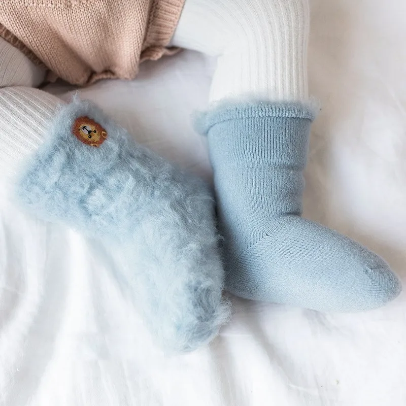 Calcetines de bebé con bordado 3D gruesos para invierno - imagen 4