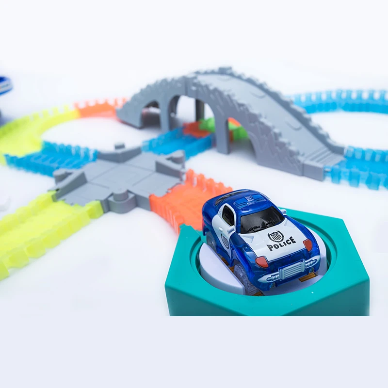 Pista de carreras infantil con coche – Set brillante flexible - imagen 2
