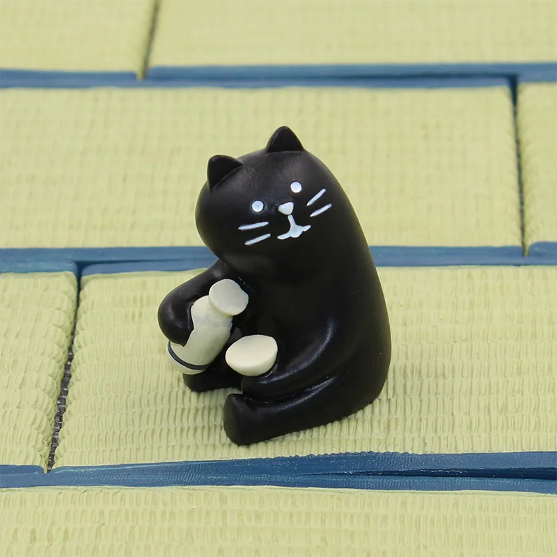Figurilla de resina gato negro para decoración habitación infantil - imagen 3