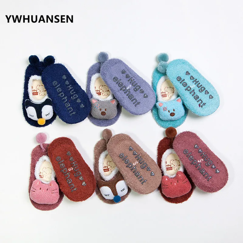 Calcetines antideslizantes de invierno para niñas con dibujos animados - imagen 4