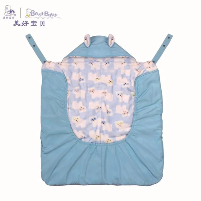 Capa portabebés impermeable vista frontal