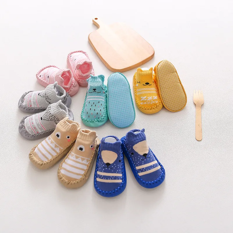 Calcetines antideslizantes para bebe con suela de goma ajuste comodo - imagen 2