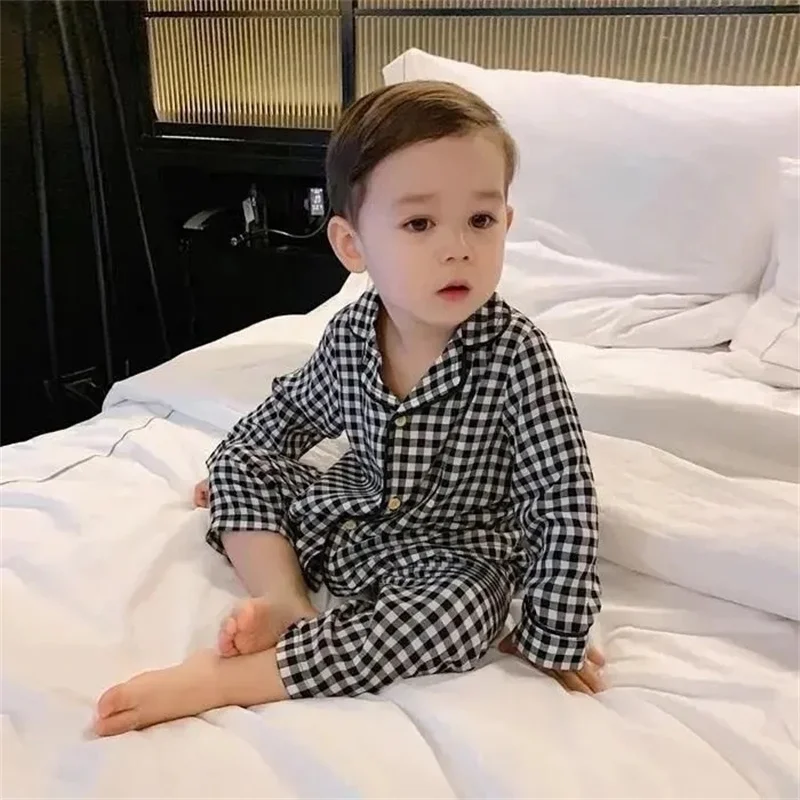 Pijama de rejilla para niño – Dos piezas, manga larga - imagen 2