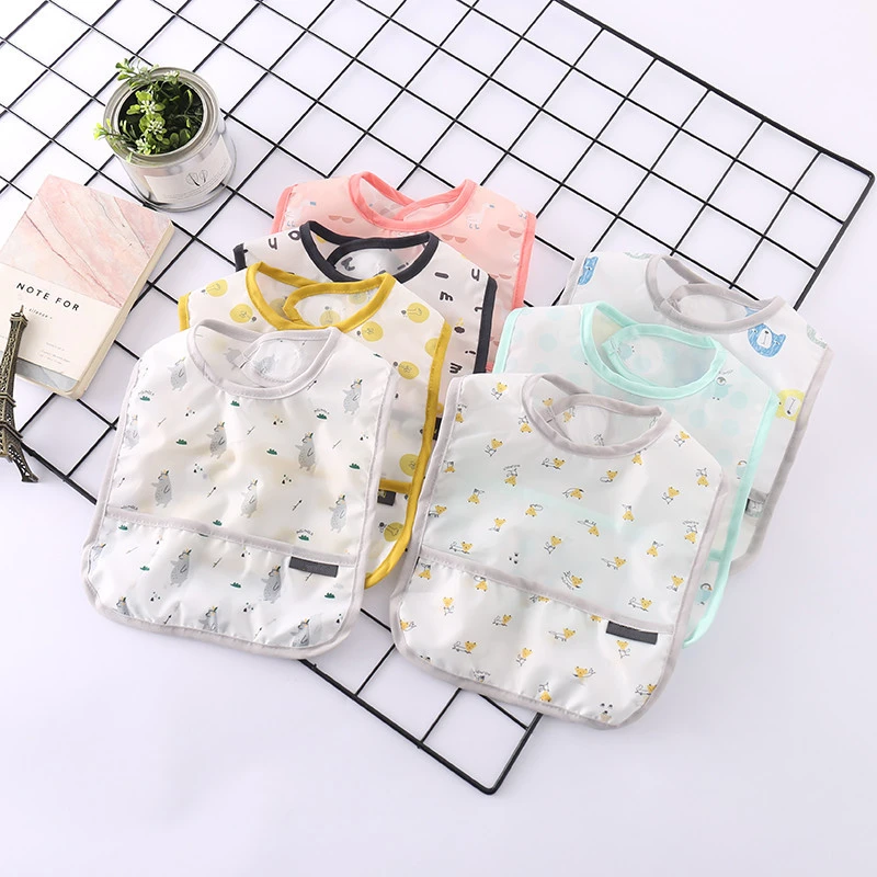 Babero infantil con estampado tipo toalla para la saliva