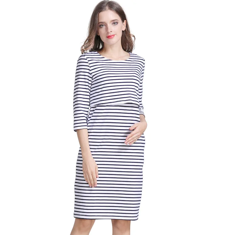 Vestido de maternidad en color rosa con detalle de bolsillo