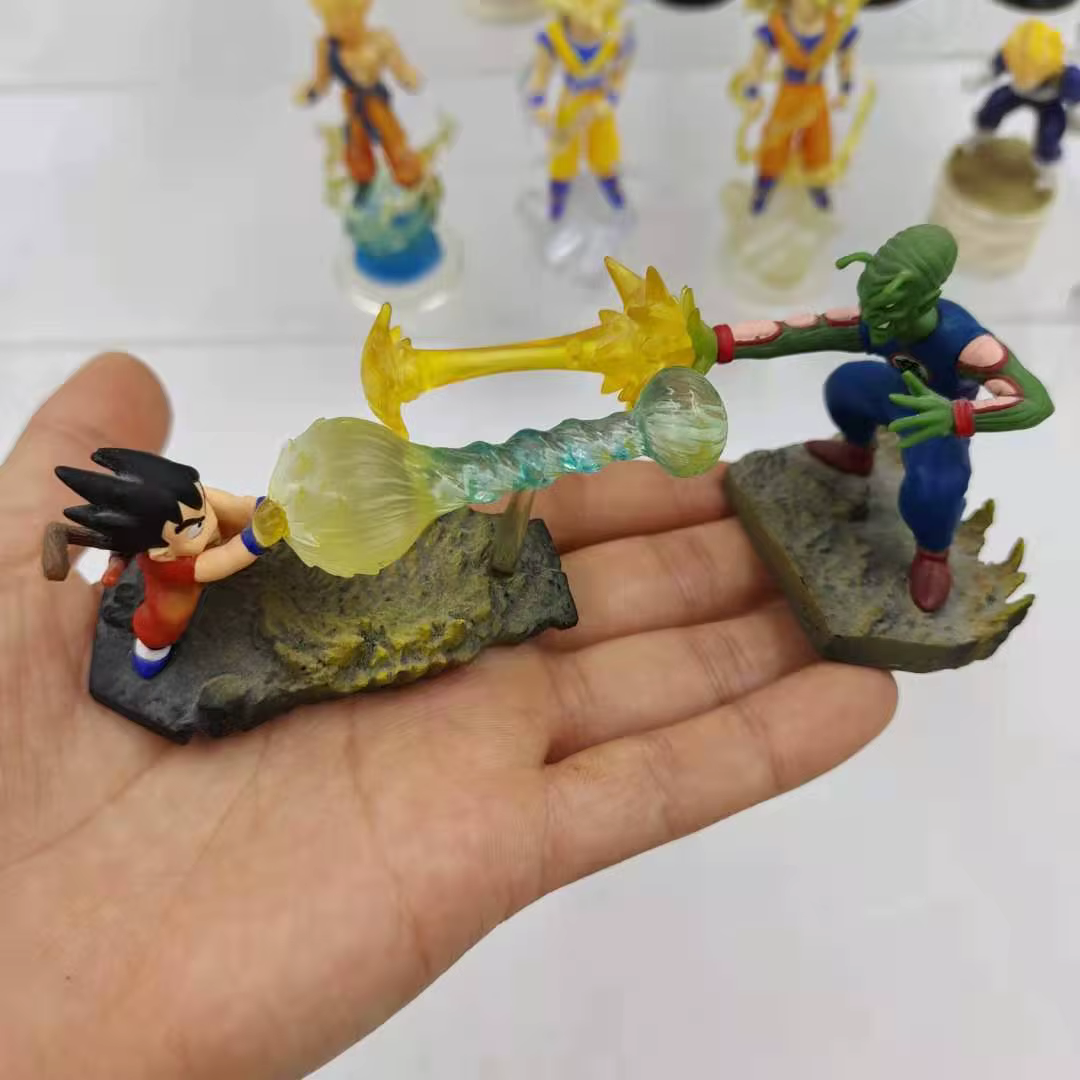 Vista lateral de figura Dragon Ball