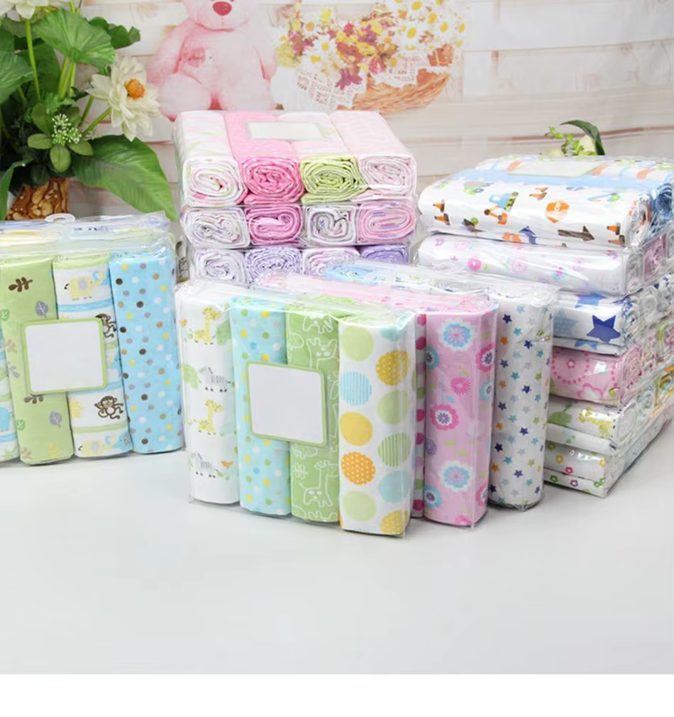 Detalle de la textura suave de franela de algodón en mantas para bebé