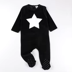 Pelele manga larga para bebé unisex – Estampado corazones y estrellas