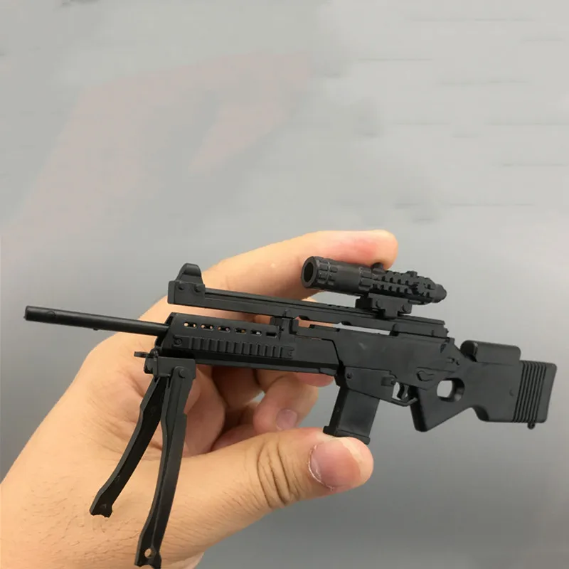 Detalle de componentes del kit para rifle SL8 a escala 1/6
