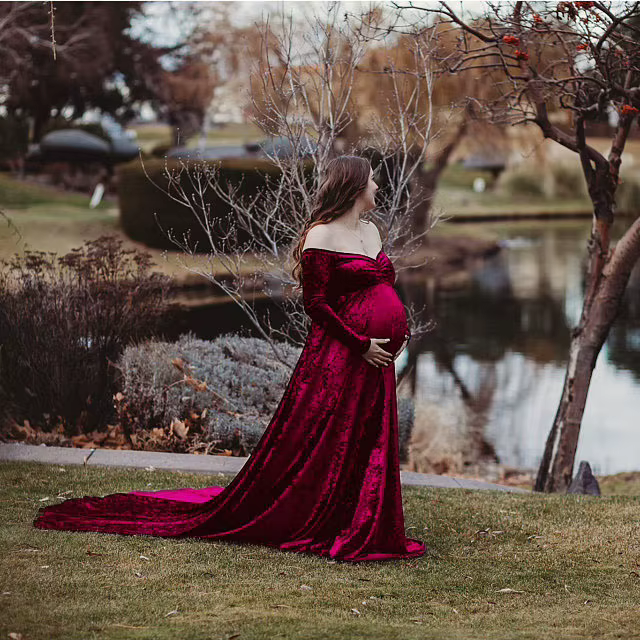 Diseño sin hombros y estilo maxi para fotos de embarazo