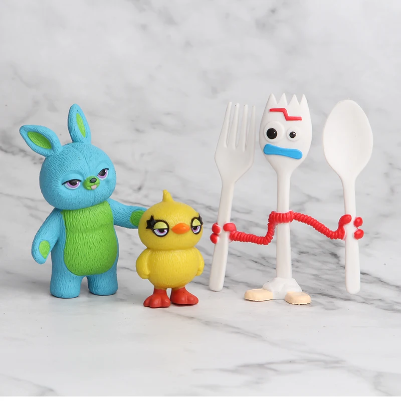 Figuras Toy Story 4 Disney en estante