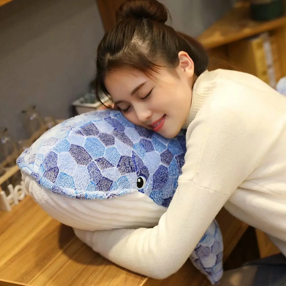 Almohada de animal de mar en azul, pensada para peques