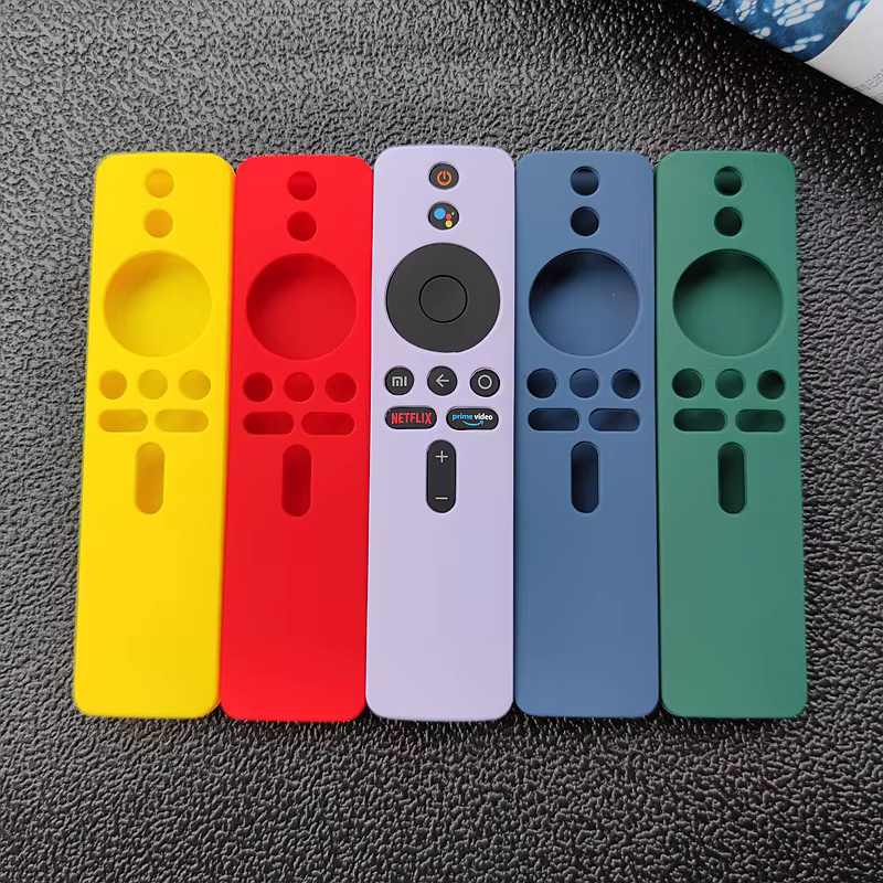 Funda de silicona adaptándose al mando
