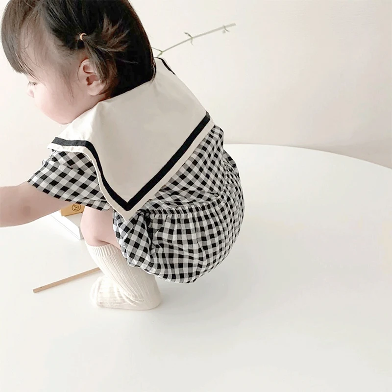 Bebé wearing the outfit