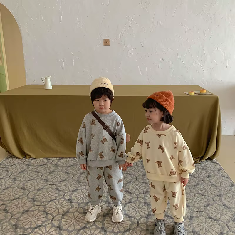 Conjunto sudadera con capucha y pantalón oso para niños