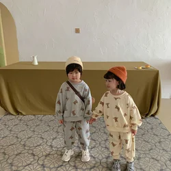 Conjunto sudadera con capucha y pantalón oso para niños