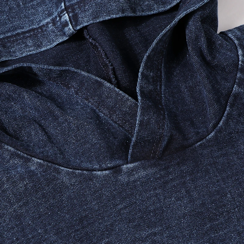 Camiseta extendida mostrando el corte