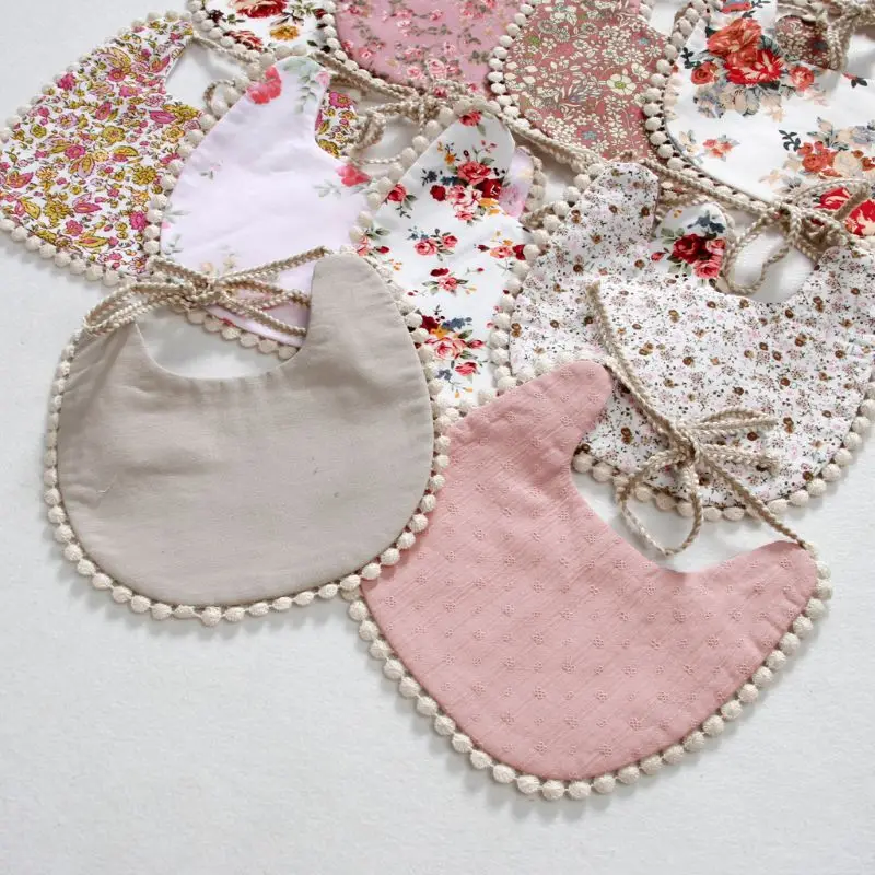 Babero de algodón con tela absorbente para eructos – Diseño floral