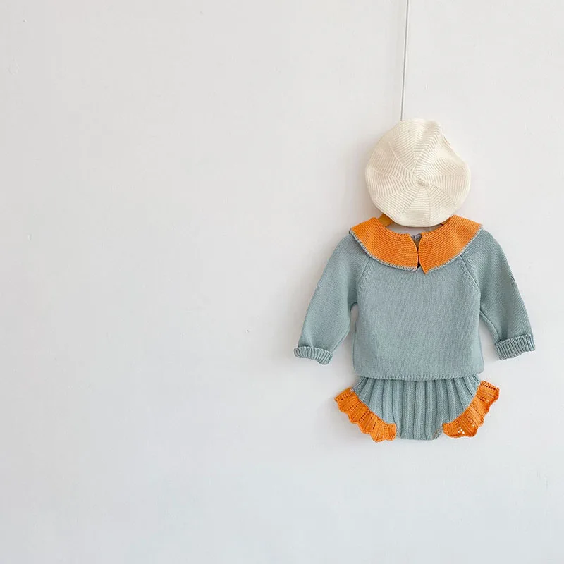 Conjunto completo visto desde atrás