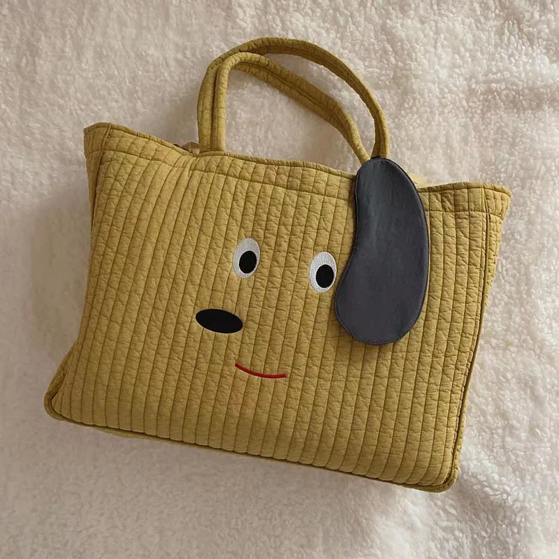 Detalle de las correas ajustables y bolsillos externos de la bolsa MILANCEL