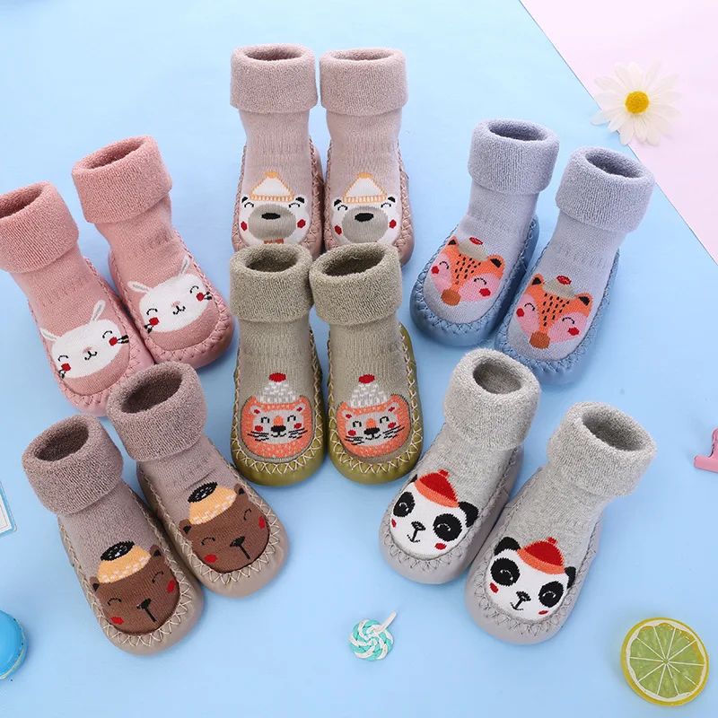 Calcetines infantiles de felpa suave con dibujos alegres - imagen 2