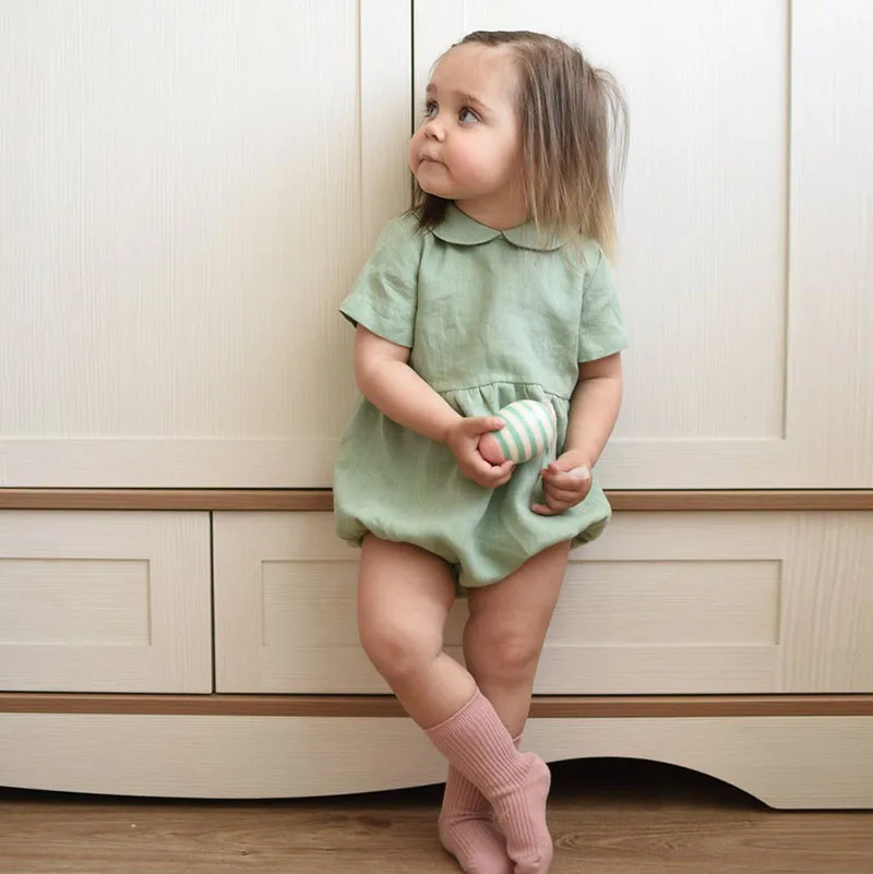 Pelele de lino y algodón con cuello pétalos para niña - imagen 3