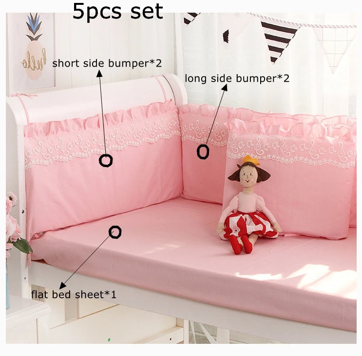 Protector de cuna Kacakid con encaje estilo princesa en color rosa