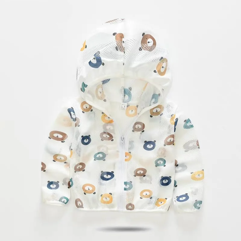 Vista frontal de la chaqueta de protección solar infantil